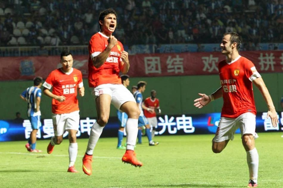 Elkeson se torna o maior artilheiro de uma única edição do Campeonato Chinês (Foto: Divulgação)