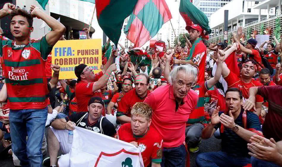 Torcedores da Portuguesa voltam a protestar na Avenida Paulista (Foto: Reginaldo Castro/ LANCE!Press)