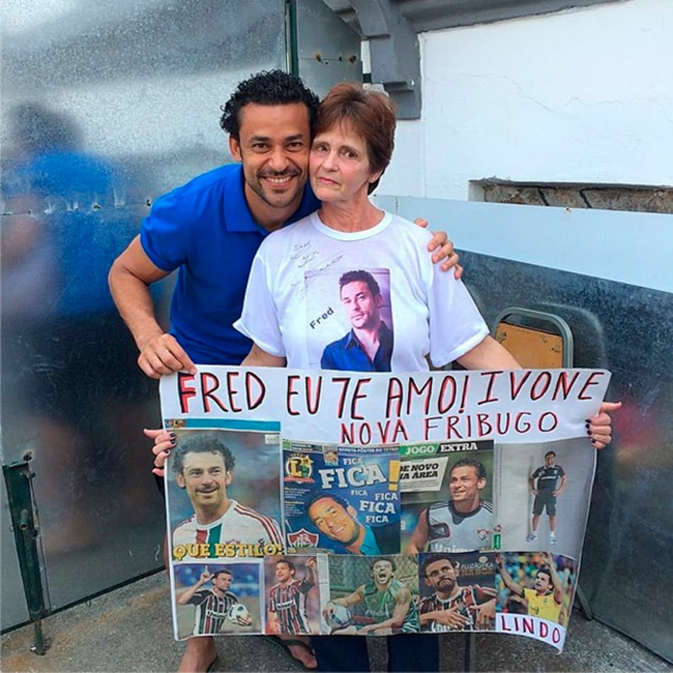 Fred atendeu a fã nesta sexta-feira, nas Laranjeiras (Foto: Reprodução/ Instagram)