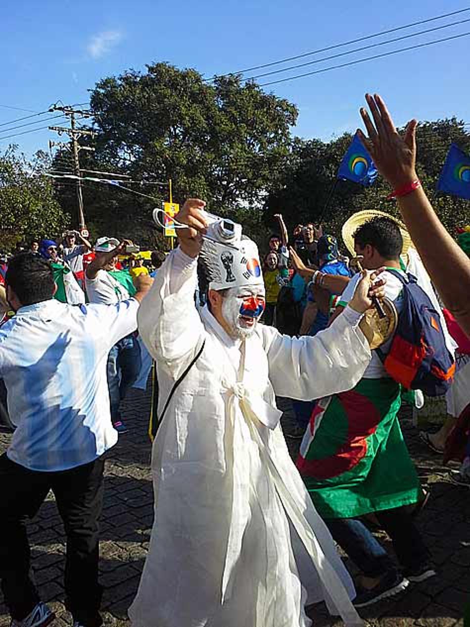 Climão Argelia x Coreia (Foto: Valdomiro Neto)