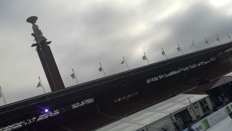 FOTOS - Estádio Olímpico de Amsterdã ganha pista de patinação no gelo (Foto: Carlos Eduardo Sangenetto/ LANCE!Press))