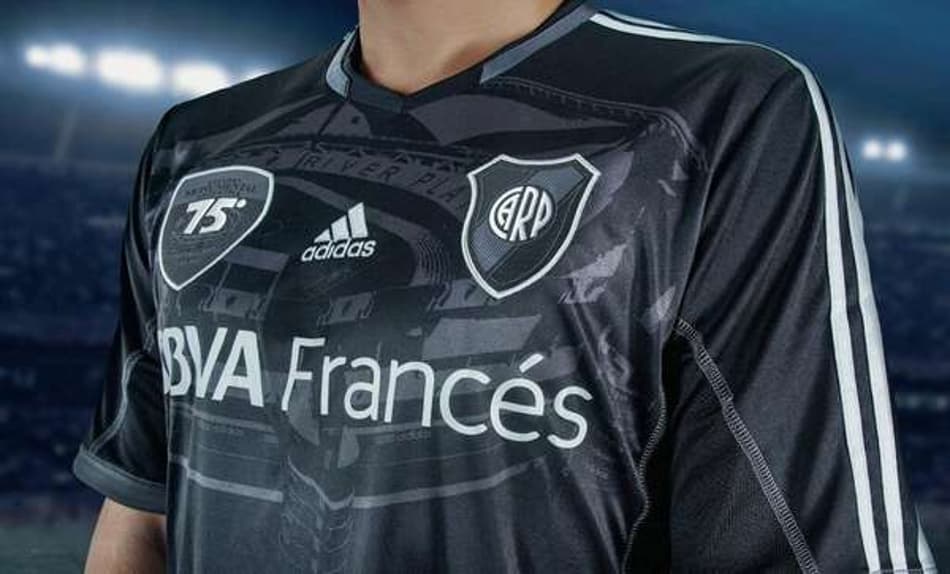 Camisa River Plate (Foto: Reprodução/Olé)