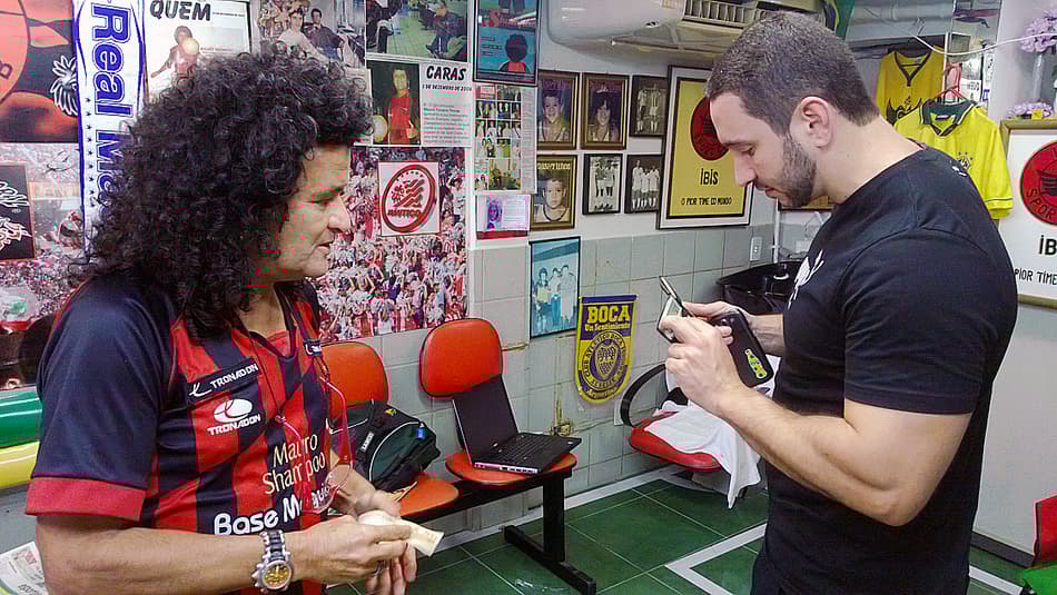Mauro Shampoo, ídolo do Íbis, em Recife (Foto: Vinícius Perazzini)