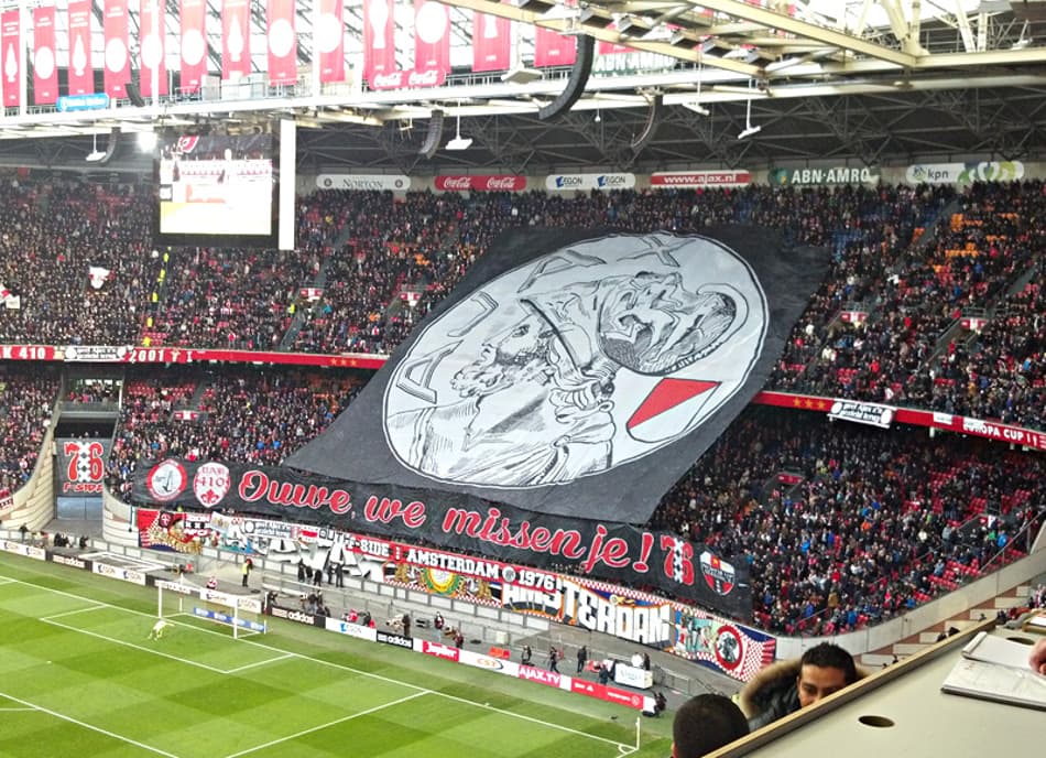 Bandeirão do Ajax (Foto: Carlos Eduardo Sangenetto)