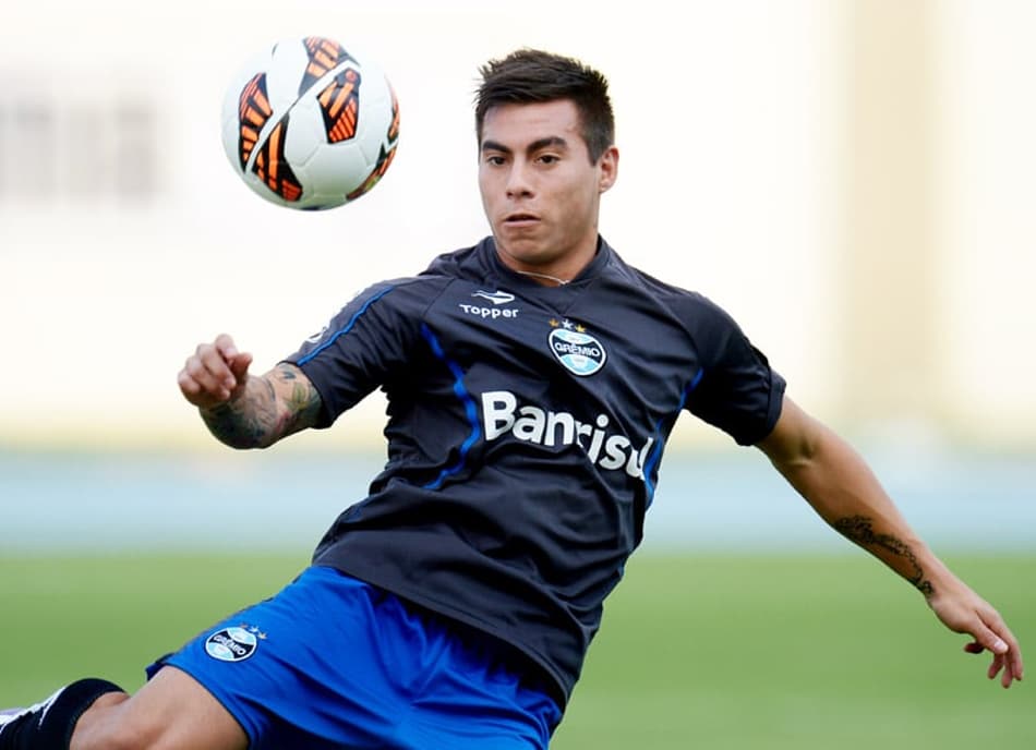 Vargas - Treino do Grêmio (Foto: Alexandre Loureiro)