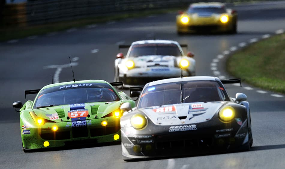 Corredores participam da 82ª edição da Corrida de 24 horas de Le Mans, na França (Foto: Guillaume Souvant/AFP)