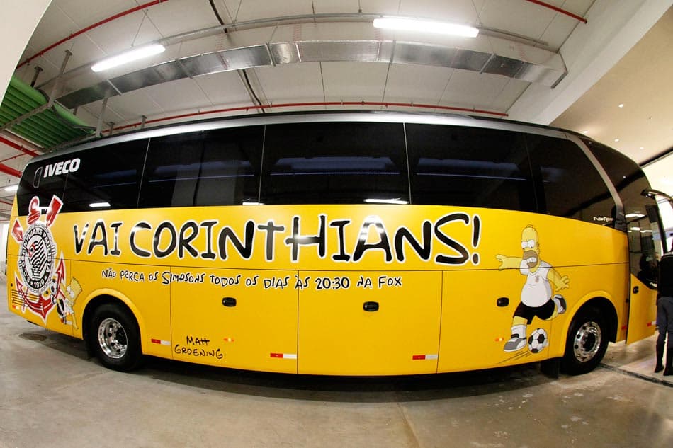 Homer Simpson no jogo do Corinthians (Foto: Reginaldo Castro/LANCE!Press)