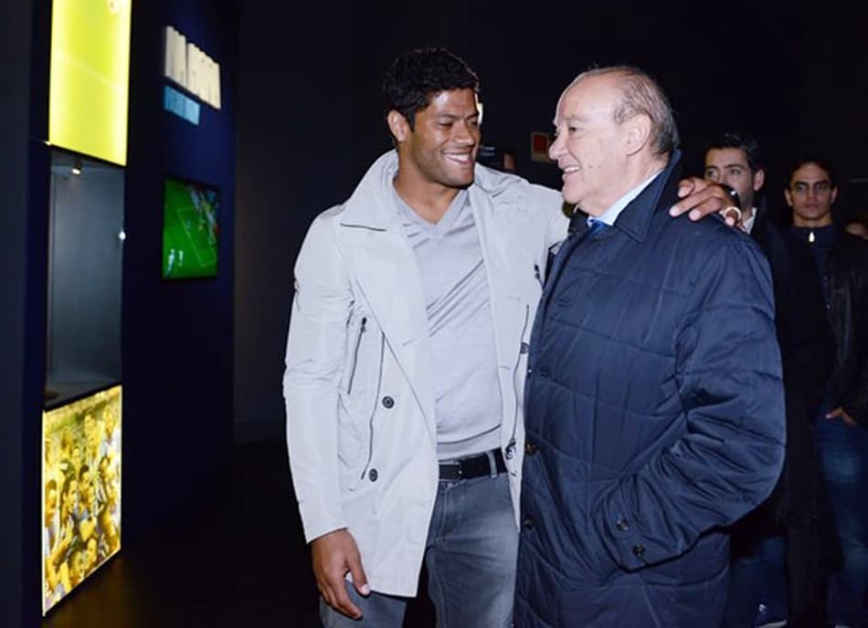 Hulk visita o museu do Porto (Foto: Divulgação)