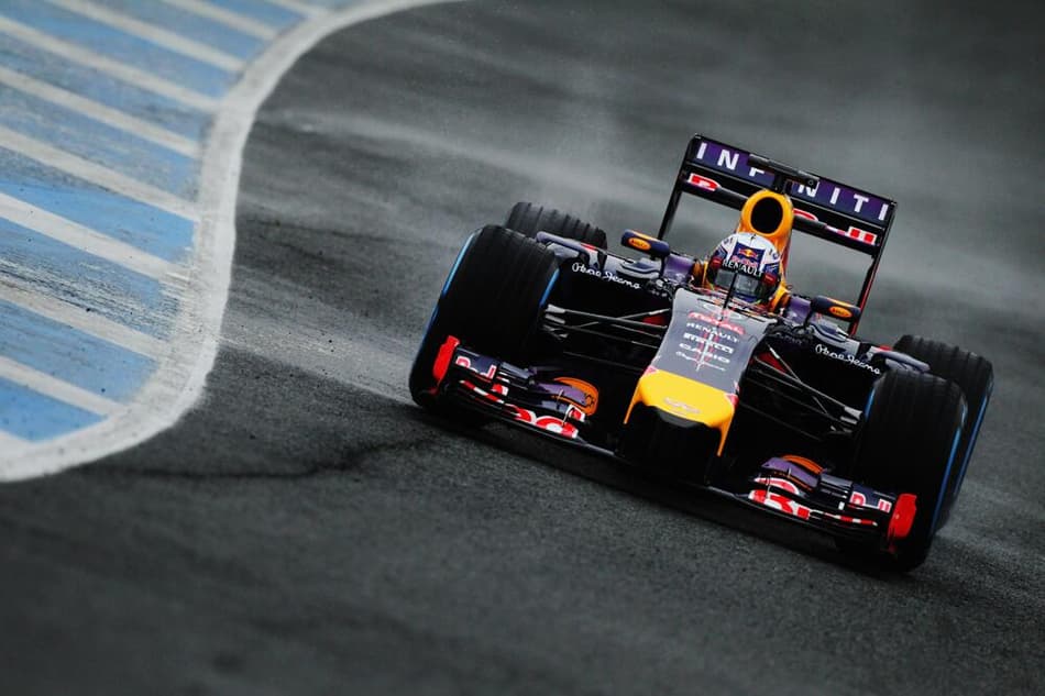 Red Bull fez sete voltas na manhã desta sexta-feira (Foto: Reprodução/Twitter)