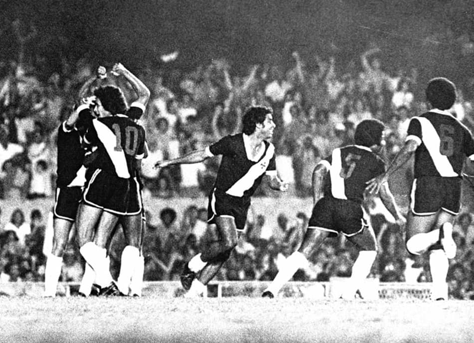 Vasco campeão brasileiro de 74 (Foto: Acervo LANCE!)