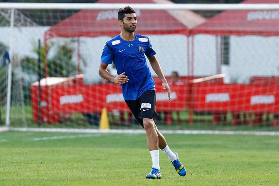 Alan Santos treinando pelo Santos (Foto: Ricardo Saibun / Divulgação)