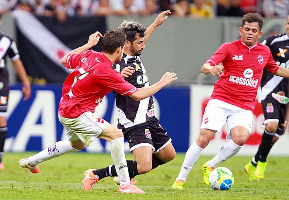 Vasco tropeça no lanterna e perde chance de chegar à liderança (Foto: Carlos Costa/LANCE!Press)
