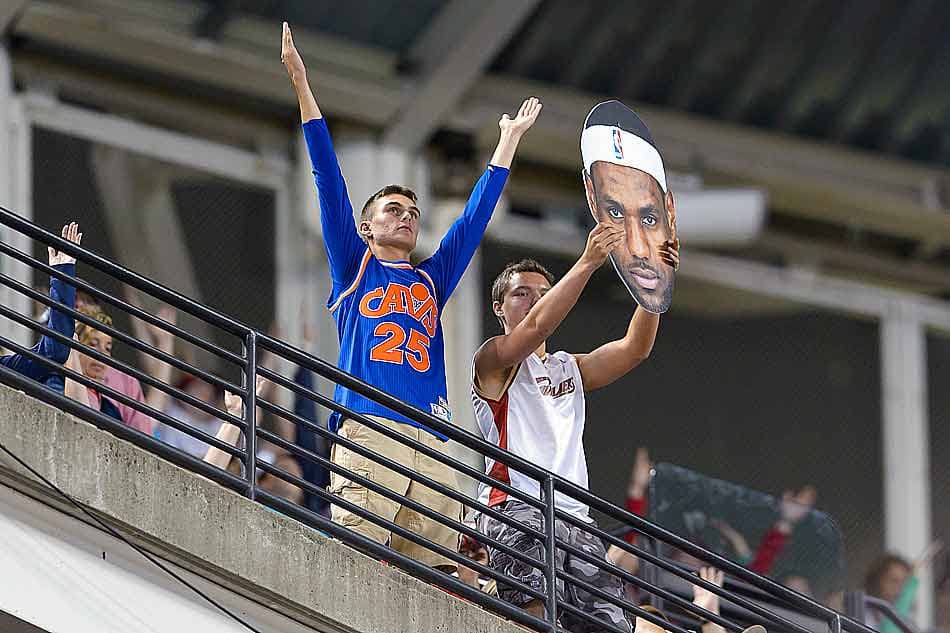 Torcedores do Cleveland Cavaliers (Foto: Jason Miller/AFP)