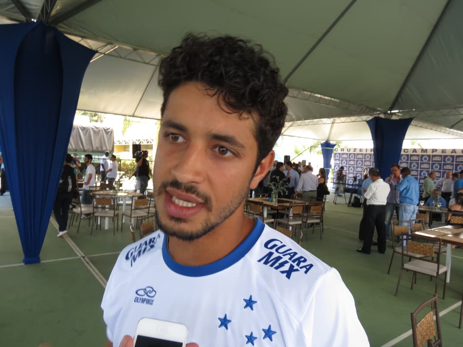 Léo inicia contagem regressiva para completar 200 jogos pelo Cruzeiro