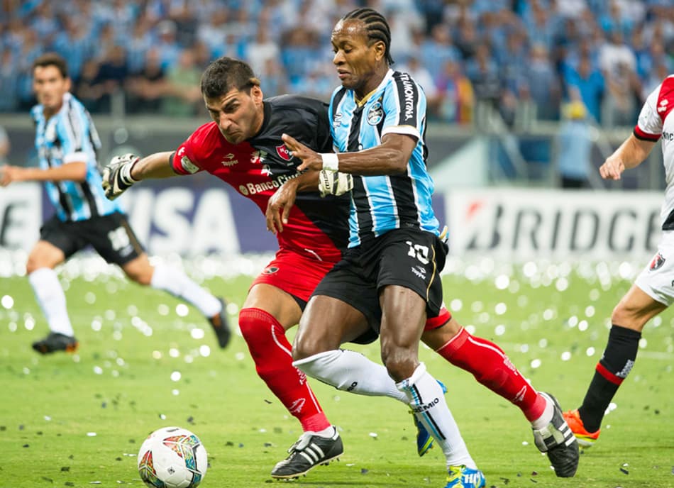 Zé Roberto - Grêmio x Newell's Old Boys (Foto: Vinicius Costa/ AFP)