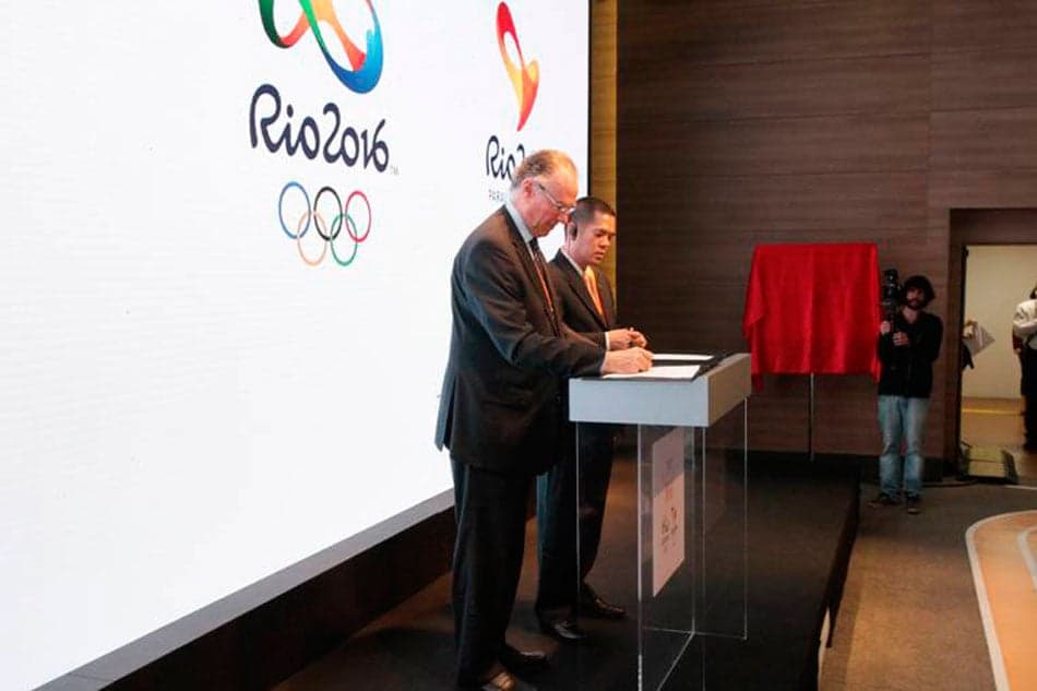 361° SPORT / Rio 2016 - Assinatura do contrato: Nuzman e Mr. Wuhao Ding (Foto: Divulgação)