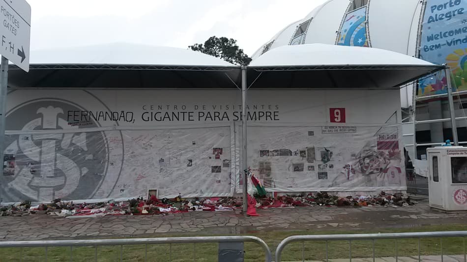 Memorial da torcida do Internacional a Fernandão (Foto: Eduardo Moura)