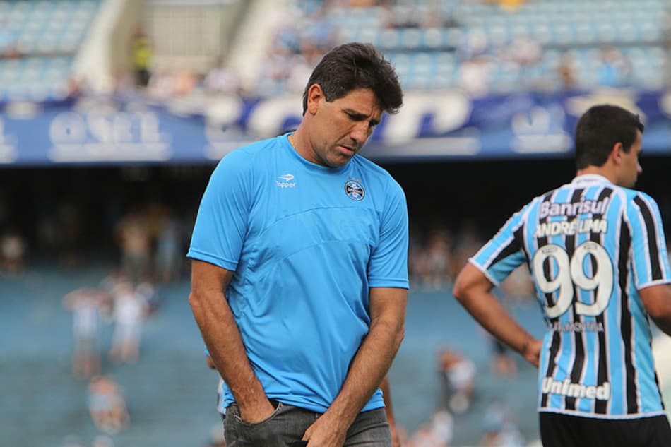 André Lima (fundo) teve boa passagem no Grêmio sob o comando de Renato Gaúcho (Foto: Lucas Uebel/Grêmio)