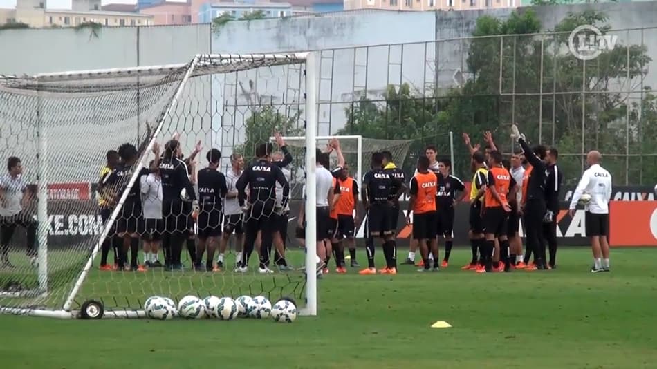 VÍDEO: Democrático, Corinthians promove votação entre jogadores e Tite explica situação