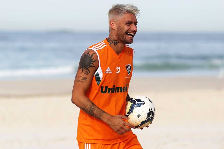 Rafael Sobis - Treino do Fluminense na praia da Barra (Foto: Nelson Perez/ Fluminense FC)