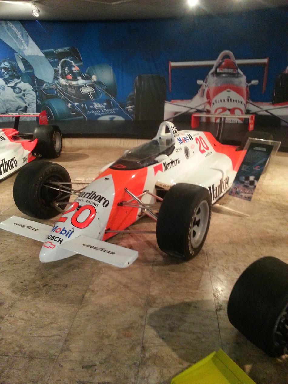 Emerson Fittipaldi fala sobre o GP do México e deposita confiança em Perez