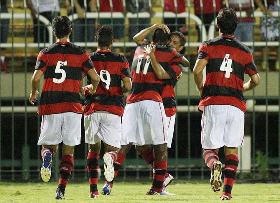 Olaria x Flamengo - Comemoração Renato (Foto: Bruno de Lima)