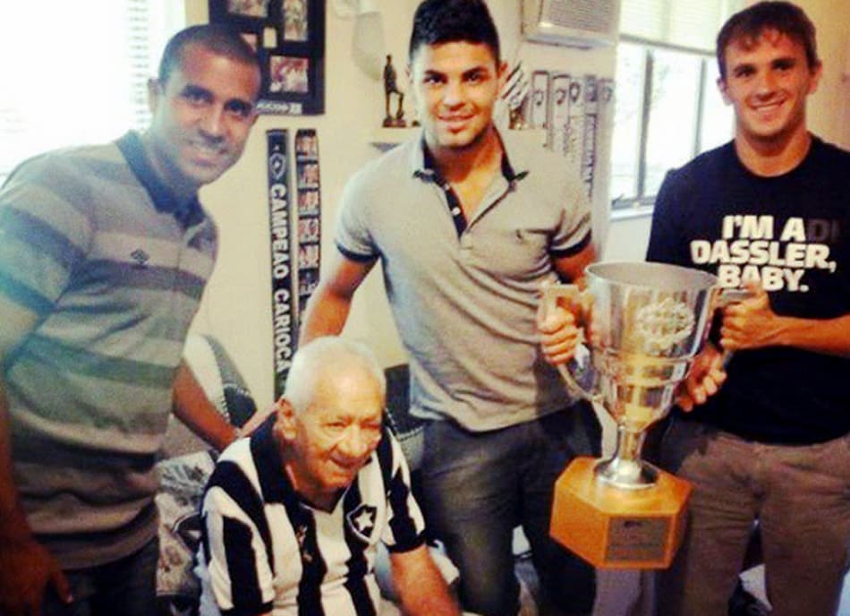 Jogadores do Botafogo, Taça Guanabara e Nilton Santos (Foto: Reprodução/Instagram)