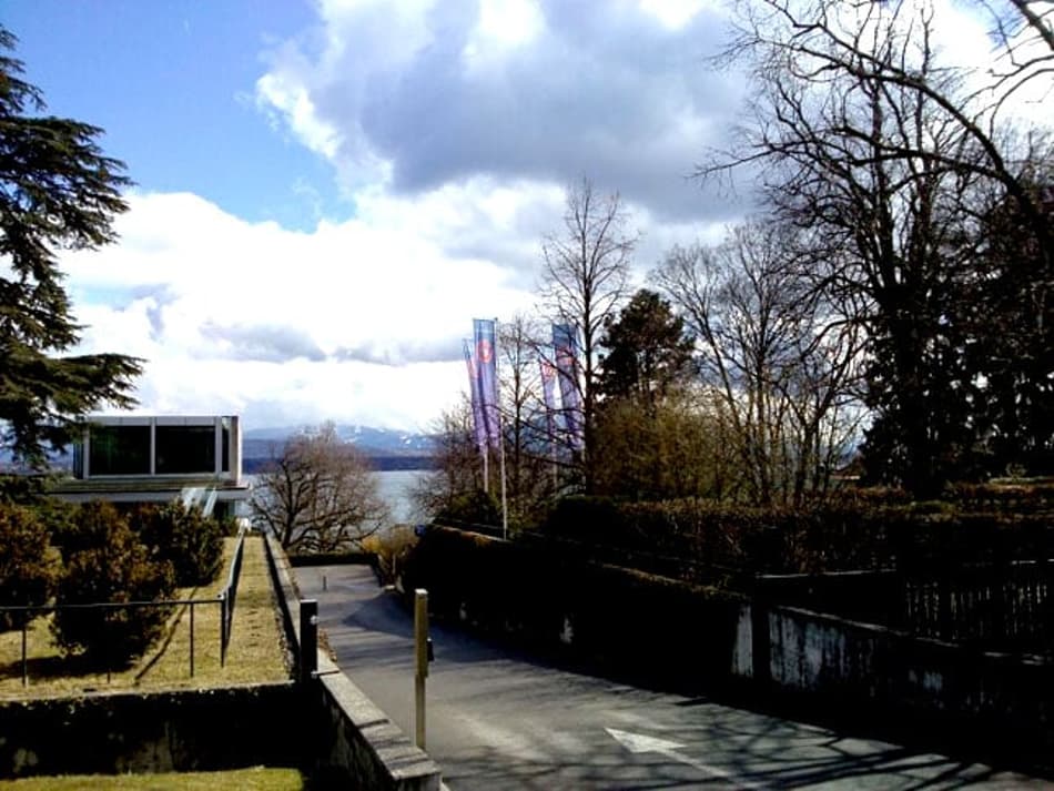 Uefa pune clubes da Sérvia e Bulgária por atos racistas de torcedores