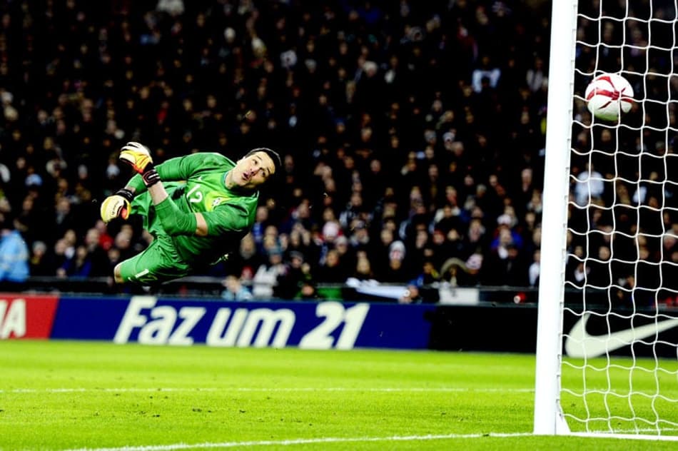 As imagens de Inglaterra 2 x 1 Brasil (Foto: Adrian Dennis/AFP)