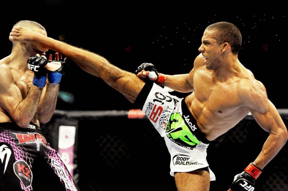Edson Barboza - UFC 142 (Foto: Alexandre Loureiro)