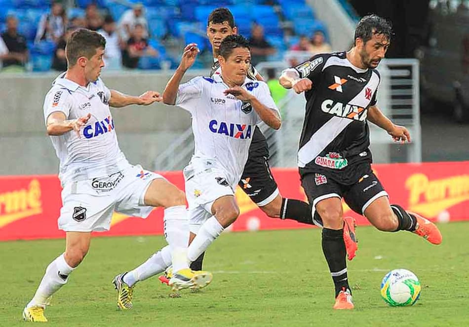 ABC x Vasco - Douglas (Foto: Marcelo Sadio/vasco.com.br)