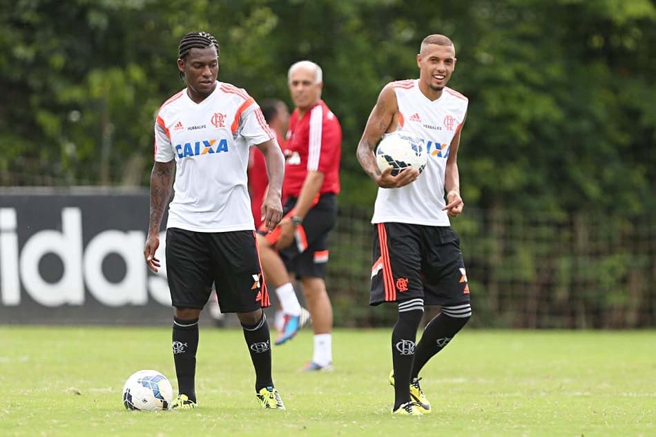 Paulinho e Amaral - Treino do Flamengo (Foto: Cleber Mendes/LANCE!Press)