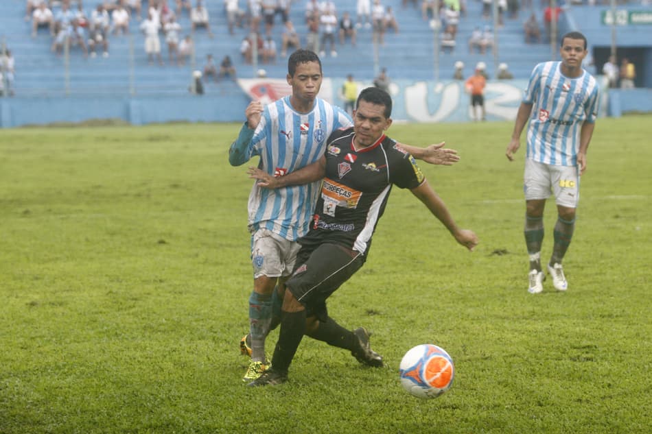 Gaivão fez jogo duro com o Paysandu na Curuzu (Foto: Marcelo Seabra/O Liberal)