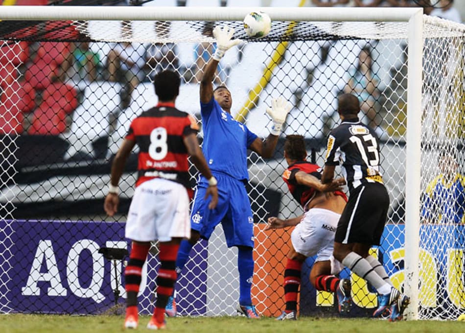 Com dois do Fabuloso, São Paulo vira sobre o Corinthians e quebra jejum