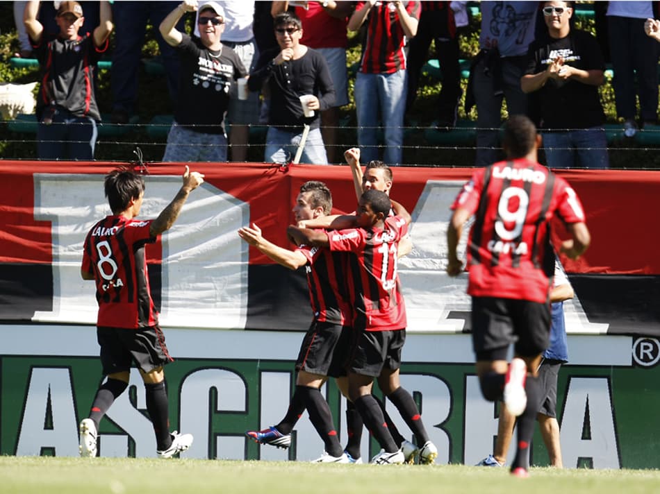 Atlético-PR x Ceará - Série B - Gol do Elias (Foto: Felipe Gabriel)