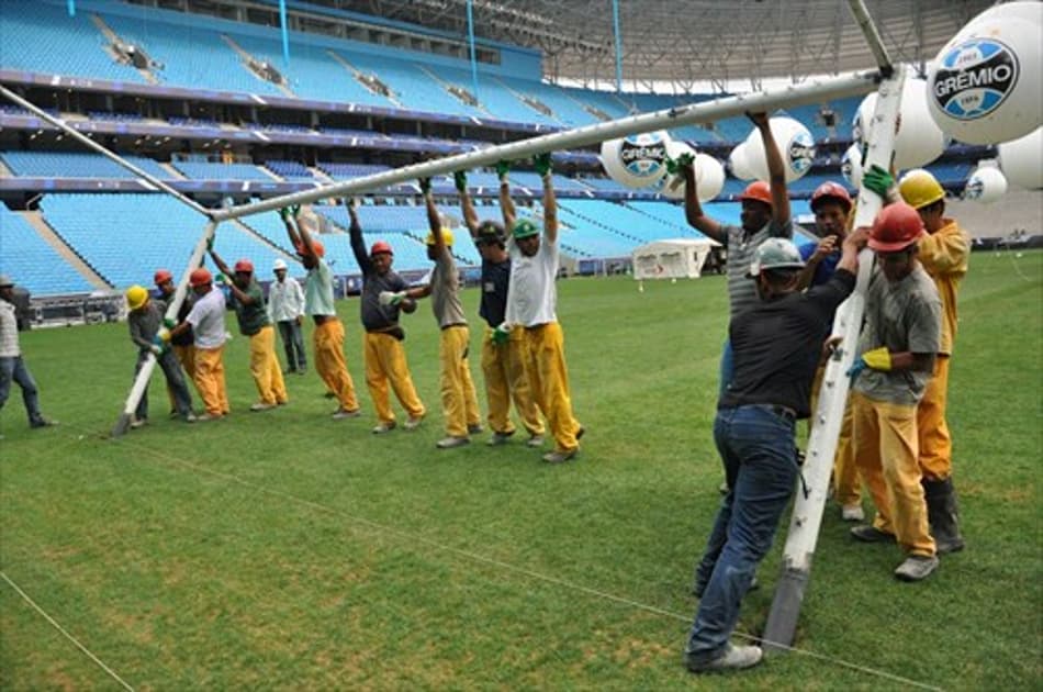 Arena recebe as traves do Olímpico (Foto: Rodrigo Fatturi/Grêmio)