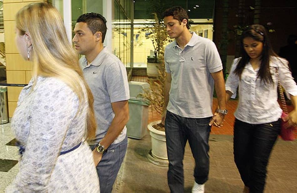 Eder Luis e Anderson Martins visitam Ricardo Gomes no Hospital Pasteur (Foto: Wagner Meier)