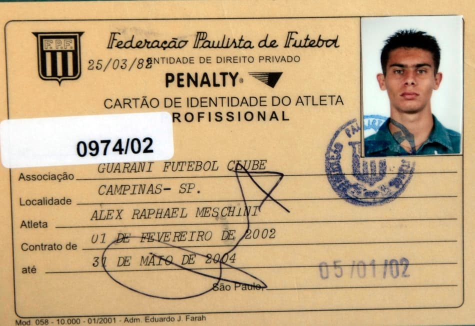 Carteirinha do meia Alex na época em que jogava no Guarani (crédito: Ari Ferreira)