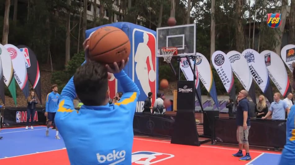 Craques do Barcelona também brilham no basquete