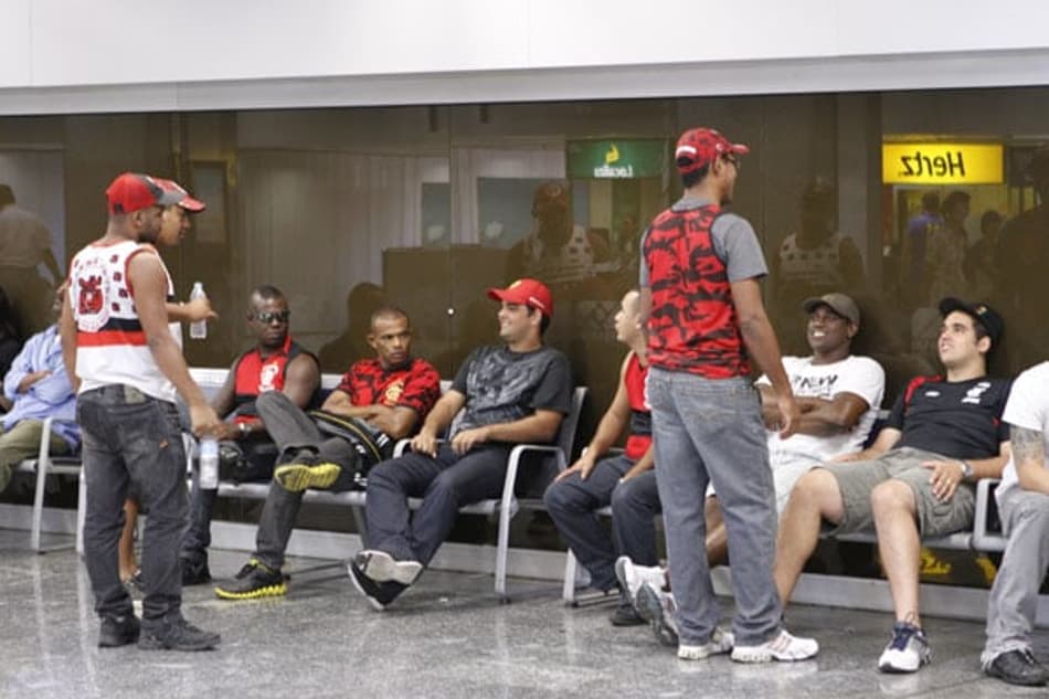 Desembarque do Flamengo (Foto: Patrick Szymshek)