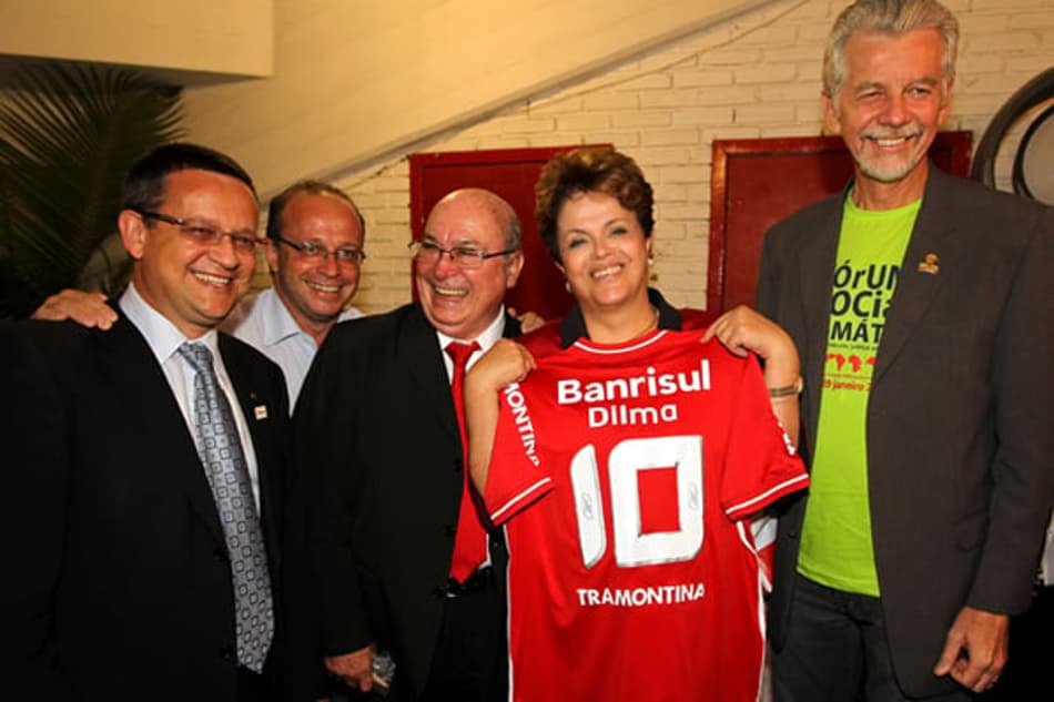 Dilma com camisa do Inter (Foto: Roberto Stuckert Filho/PR)
