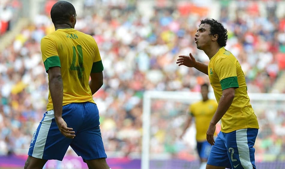 González e Renato Santos aparecem como a dupla de zaga ideal do Fla