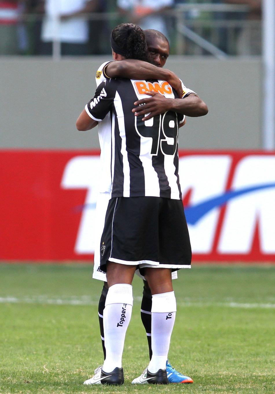 No banco, Carlos Alberto passa a ser o camisa 10