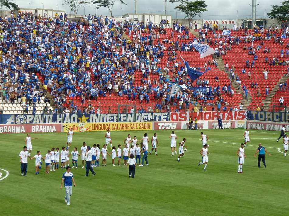 Presidente eleito do Cruzeiro comparece à Arena do Jacaré