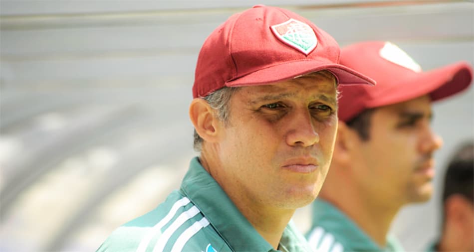 Eduardo Baptista confirma que Nogueira e Ayrton serão titulares
