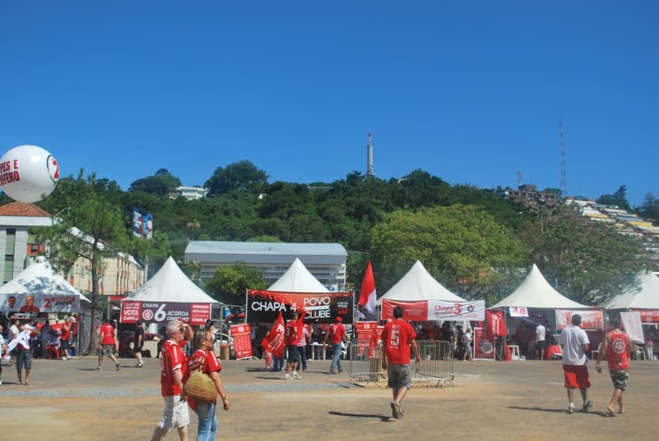 Nicholas Santos leva o ouro nos 50m borboleta no Mundial de Istambul