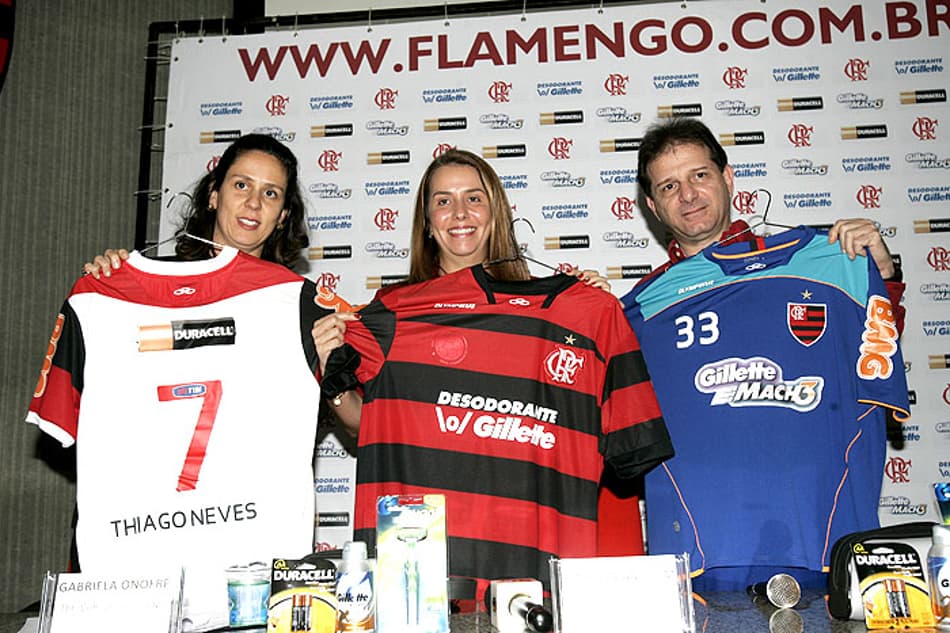 Novas camisas do Flamengo - Gabriela Onofre, Patricia Amorim e Michel Levy (Foto: Paulo Sérgio)