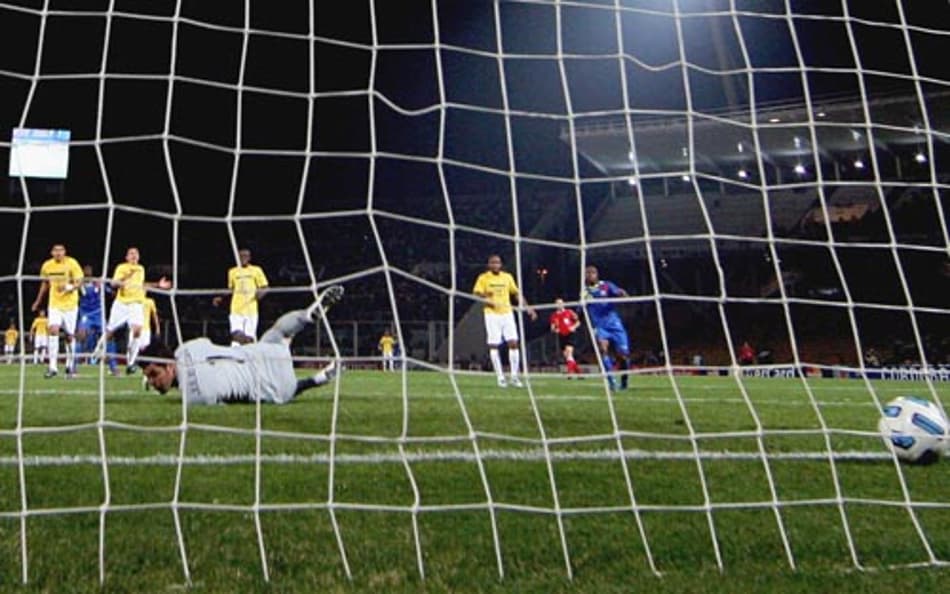 Gol de Neymar pelo Brasil gera desabafo de santistas no Twitter