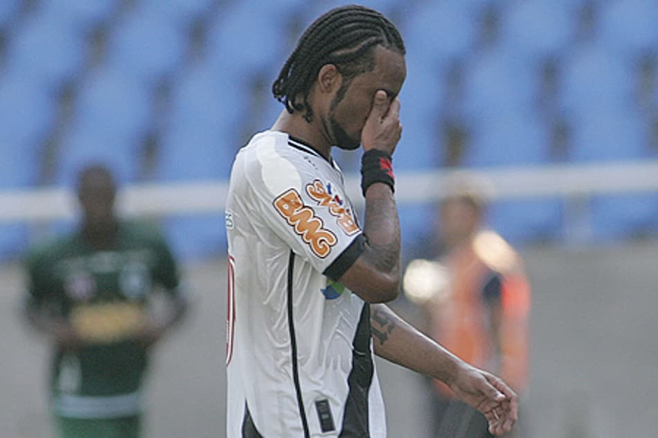 Bragantino vence e sobe na tabela do Paulista