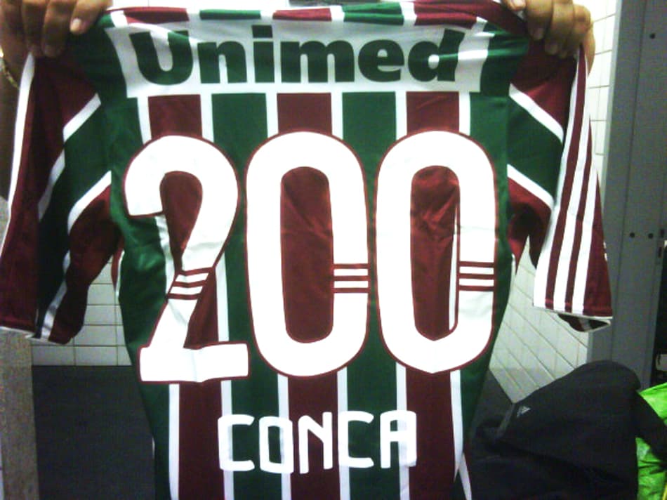 Camisa comemorativa aos 200 jogos do Conca pelo Fluminense (Foto: Reprodução)